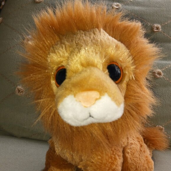 Big Eye Lion Stuffed Animal Plush Fiesta 9" Sitting A39276 NEW - Picture 3 of 5